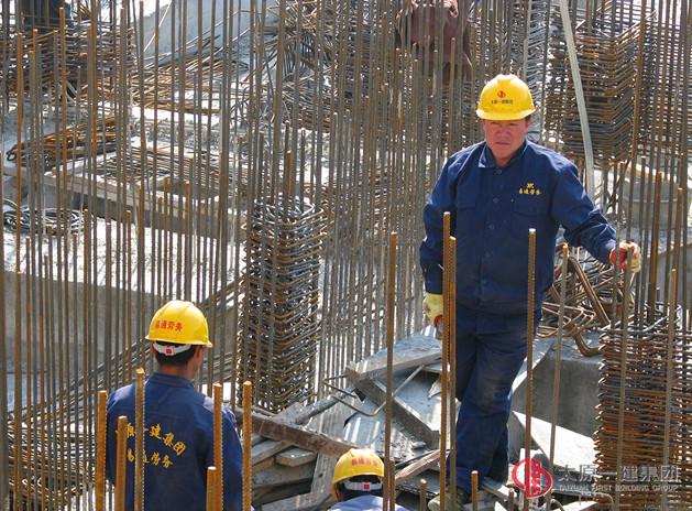 易通勞務(wù)公司推進(jìn)施工現(xiàn)場(chǎng)勞務(wù)標(biāo)準(zhǔn)化建設(shè)