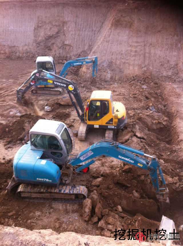 八分公司召開龍?zhí)镯?xiàng)目部起步動(dòng)員大會(huì)