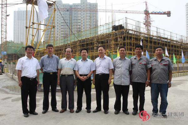 市總工會(huì)慰問(wèn)一分公司承建的田和食品集團(tuán)制冷機(jī)房及預(yù)冷車(chē)間項(xiàng)目部