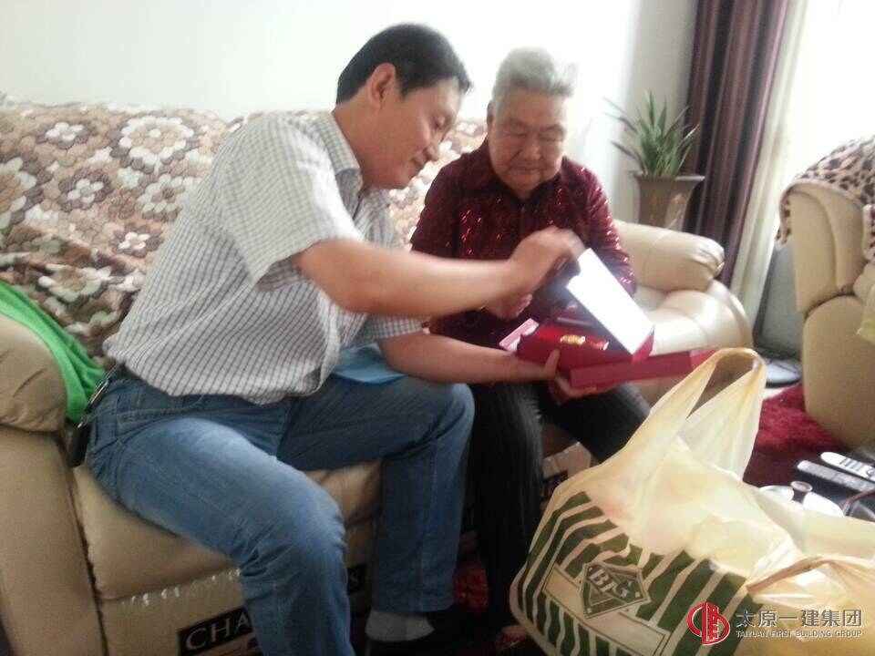 聆聽抗戰(zhàn)烽火情     激發(fā)愛國愛企志