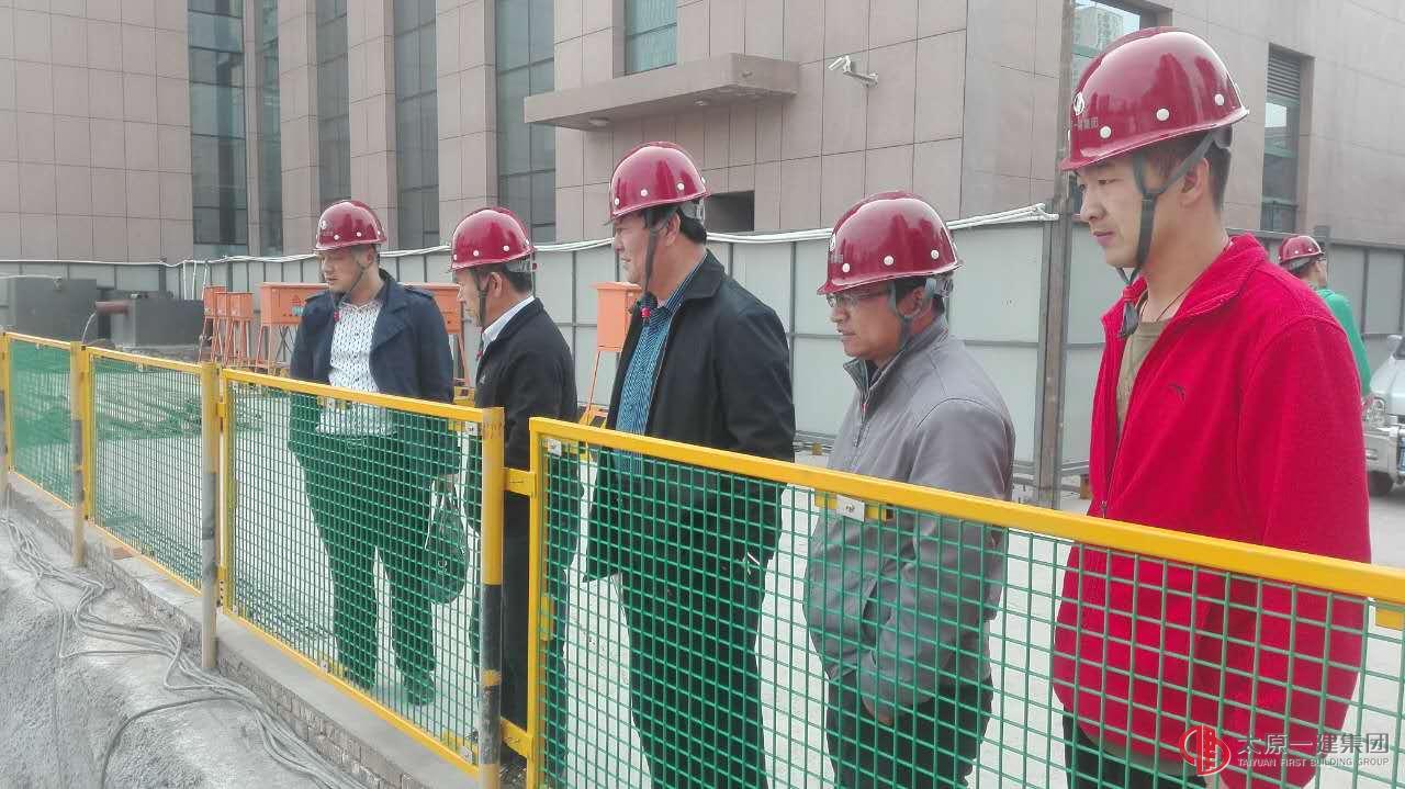 集團(tuán)公司技術(shù)委員會對山西省心血管病醫(yī)院門診樓項(xiàng)目進(jìn)行施工組織設(shè)計(jì)評審論證